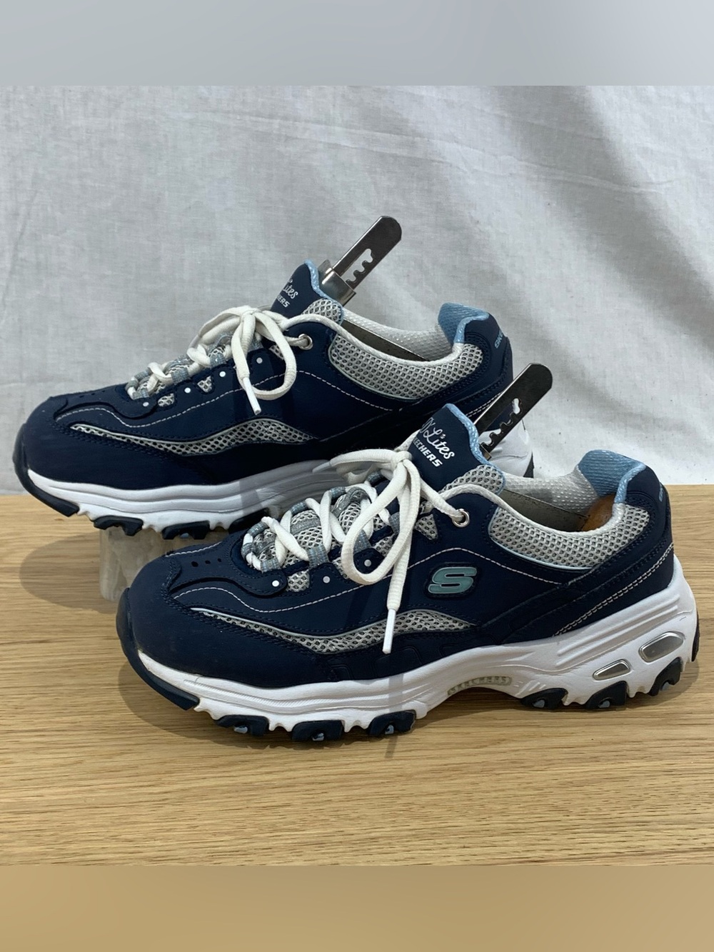 Skechers D'Lites Women’s Size 7.5 Air Cooled Memory Foam Blue Shoes